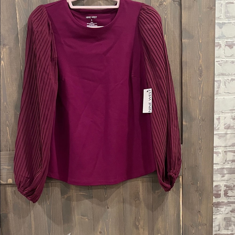 ⭐️5/$20Nine West Women's Plum Blouse with Pleated Sleeves